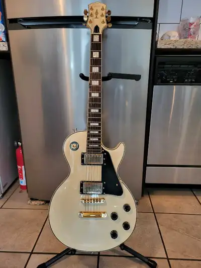 Gould - Les Paul Syle electric guitar, View more