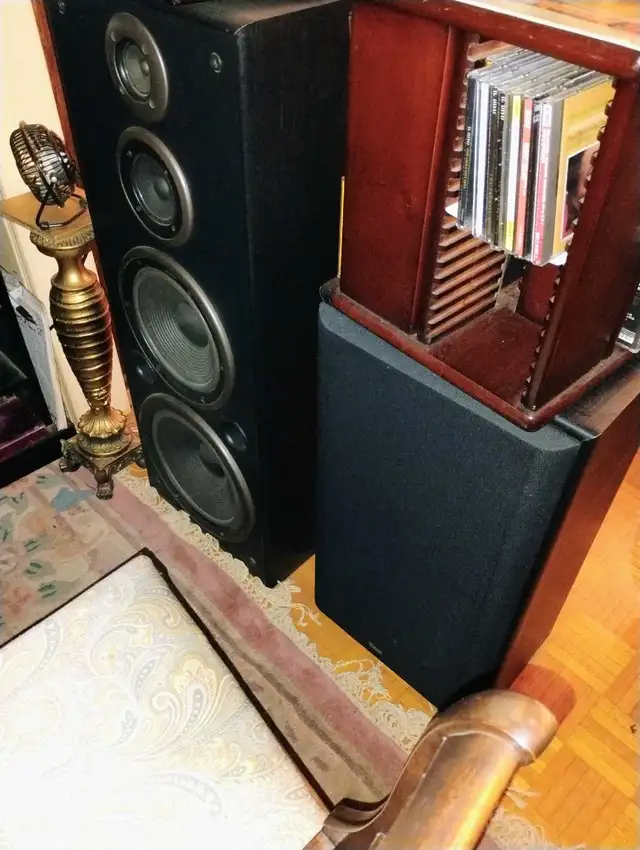 vintage records and stereo components  in Stereo Systems & Home Theatre in Markham / York Region - Image 7
