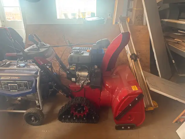 Moving Sale !! lawn tractor , snow blower , tools ! kayaks 63871131774979120