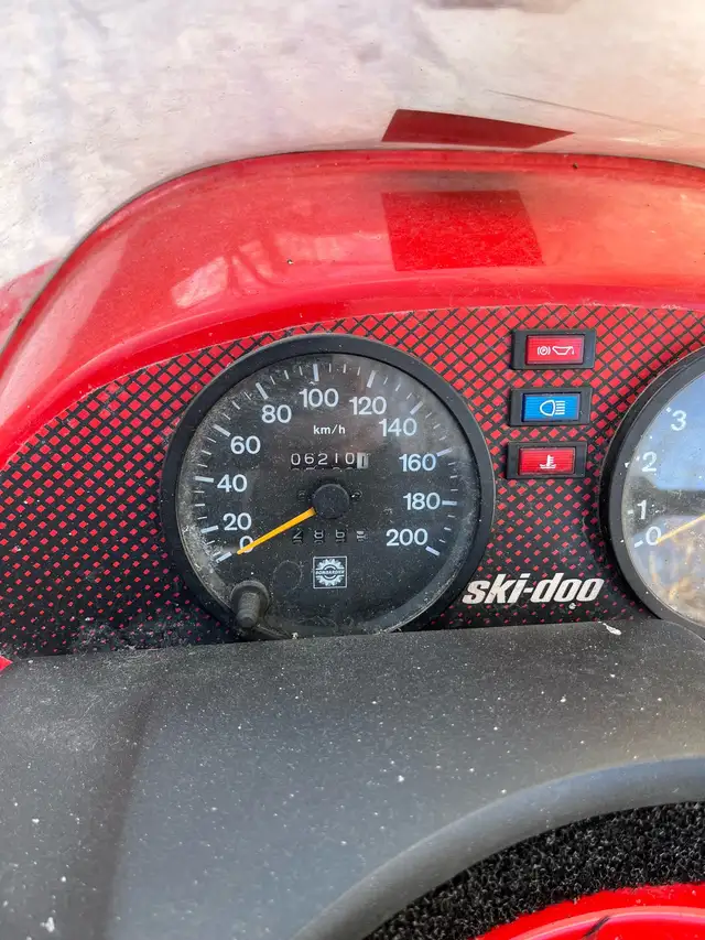 1997 skidoo formula deluxe 500 in Snowmobiles in Mississauga / Peel Region - Image 2