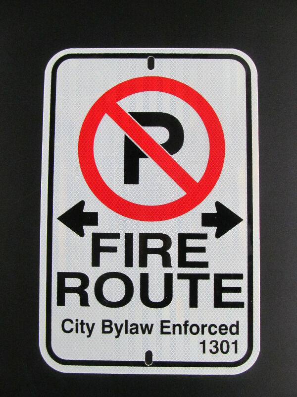 Custom Parking & Traffic Signs in Other Business & Industrial in Kitchener / Waterloo - Image 2