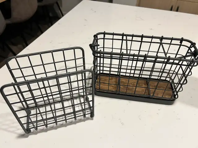 UTENSIL AND NAPKIN HOLDER62854393910531123