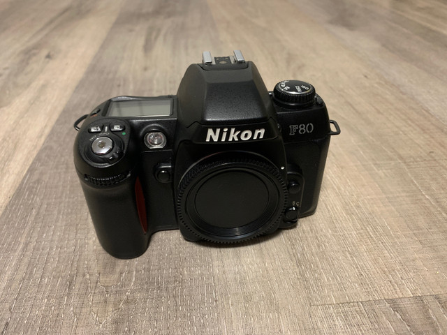 Nikon F80D 35mm film camera body in Cameras & Camcorders in City of Toronto