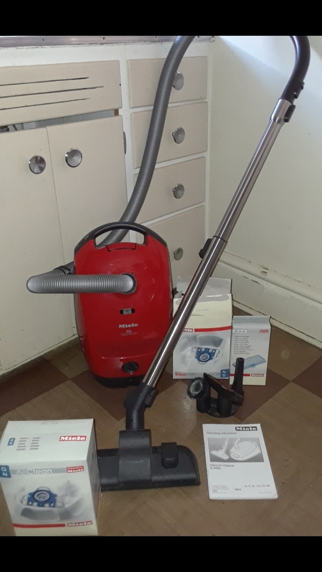 Miele vacuum  in Vacuums in Kingston