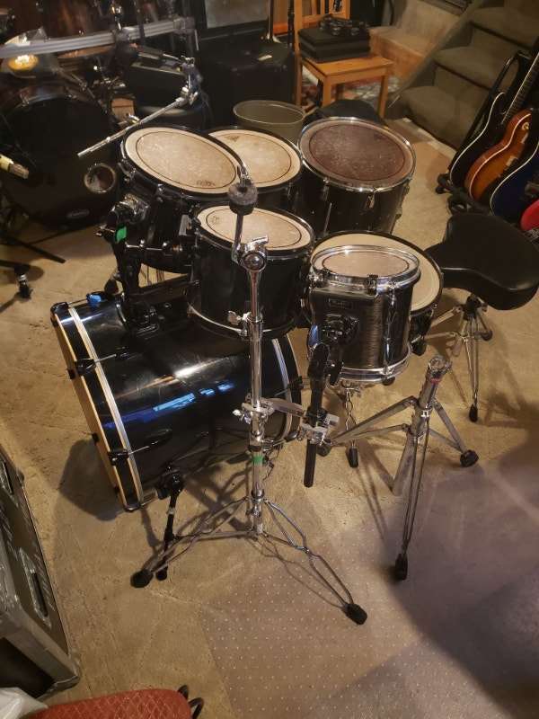 Pearl Export 7 Piece Drum Kit Plus Hardware and Stool Drums