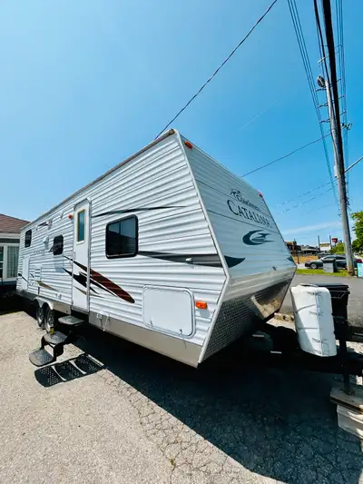 2011 coachmen Catalina 30ft in amazing condition no leaks or soft floors sleeps 9 features queen bed...