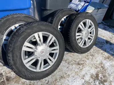 4 Mags hiver Cadillac SRX et pneus Hakkapeliita R3 SUV 235 65 R18 à 9/32 complet avec TPMS en excell...