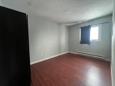 Room available for rent Private or in sharing Boys or girls Very close to bus stop only 1 min walk S...