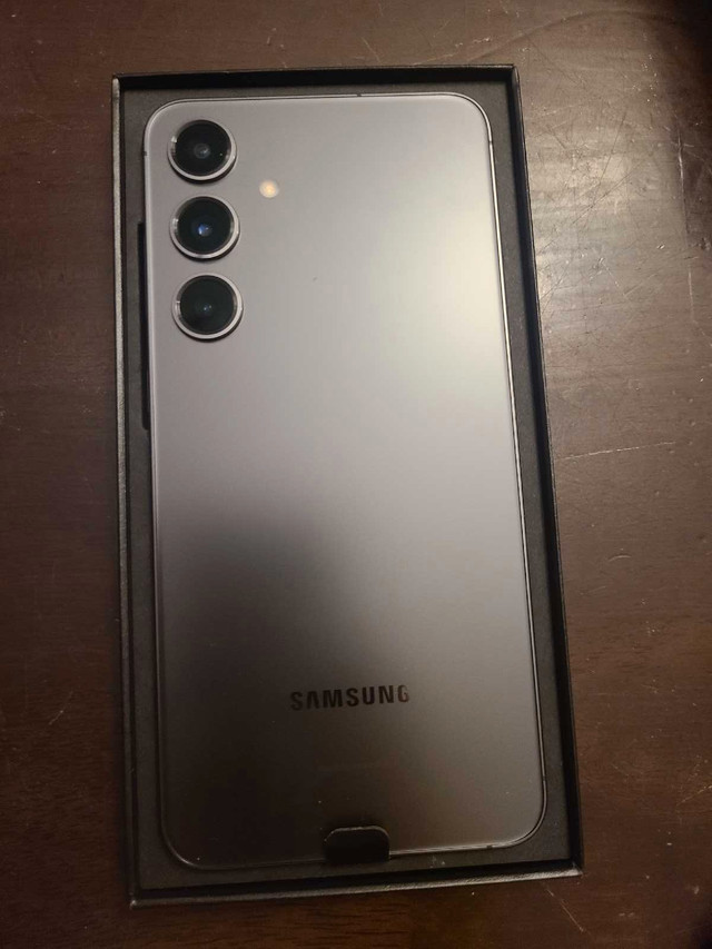 Samsung s24 plus in Cell Phones in Edmonton - Image 3