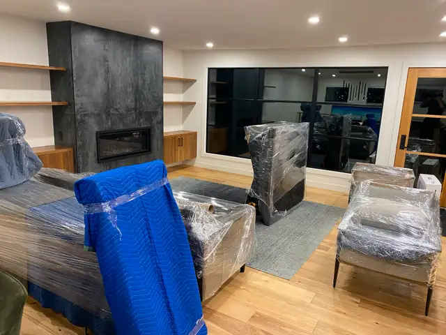 ❤️Two Professional Movers & Truck Calgary /  MOVING CALGARY62864357247361122