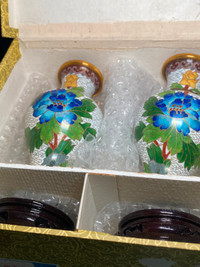 OLD CHINESE CLOISONNE FLORAL MOTIF ENAMEL VASE IN BOX AND WITH W