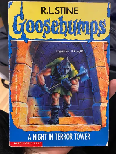 Major intersections are burnhamthorpe and confederation parkway Mississauga Some wear on exterior an...