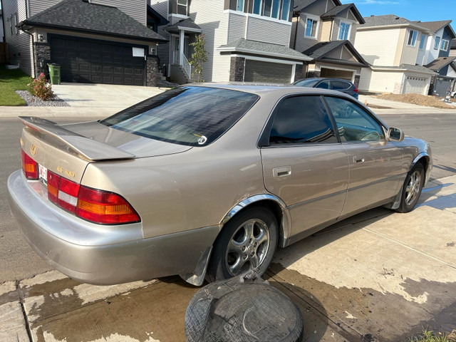 Lexus ES with active status and no accidents. in Cars & Trucks in Edmonton - Image 4