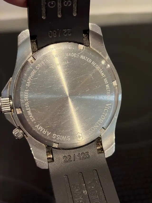 Victorinox Swiss Army Maverick GS Dual Time Men's Watch in Jewellery & Watches in City of Montréal - Image 6