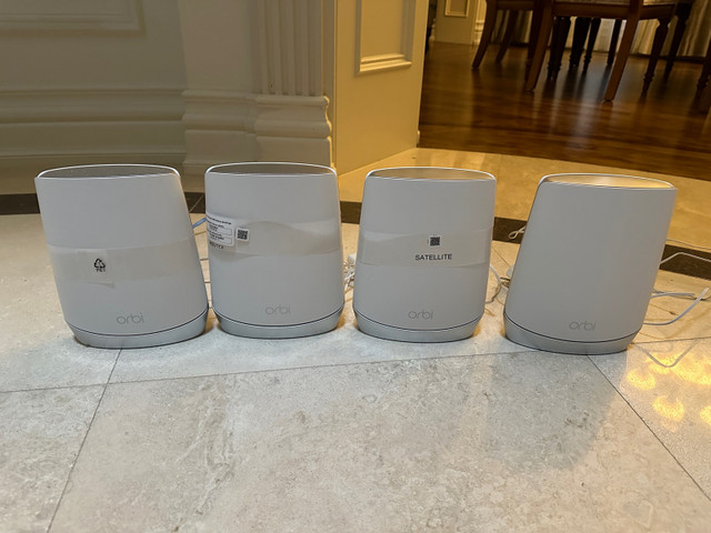 NETGEAR Orbi Whole Home Tri-Band WiFi 6 Mesh WiFi  in Networking in City of Toronto - Image 2