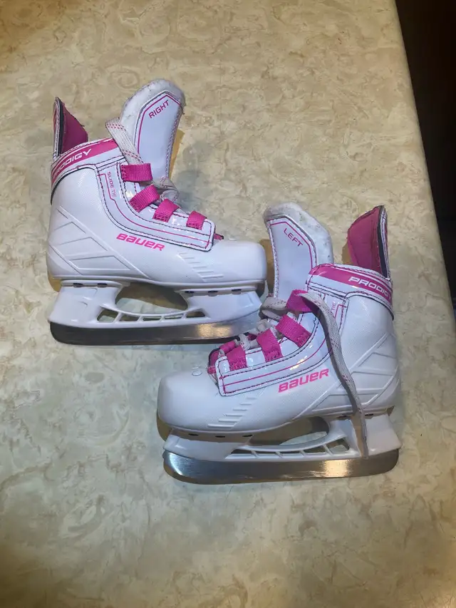Girls skates in Skates & Blades in Owen Sound - Image 2
