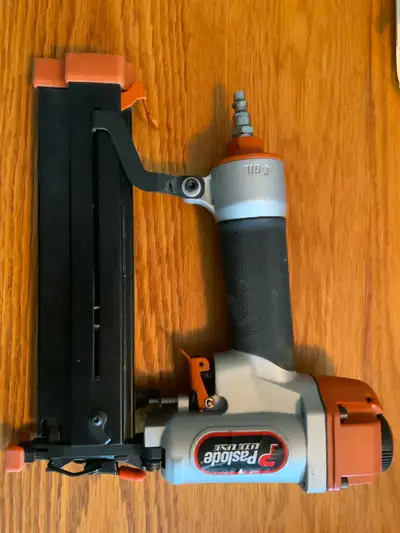 Paslode F18-200 Nailer  -  Cloueuse Paslode F18-200, View more