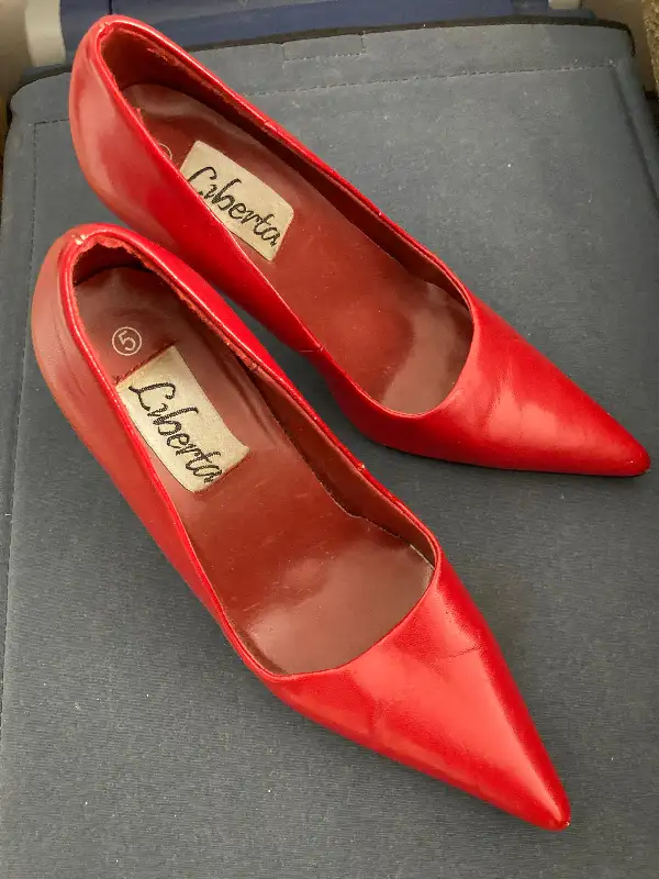 LibertaRed high heel stiletto shoes size 7 in Women's - Shoes in Banff / Canmore - Image 3