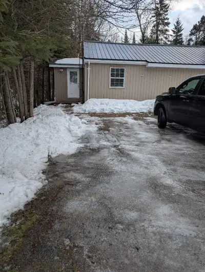 Spacious bachelor suite in bungalow in a quiet country setting. Private parking and storage unit inc...