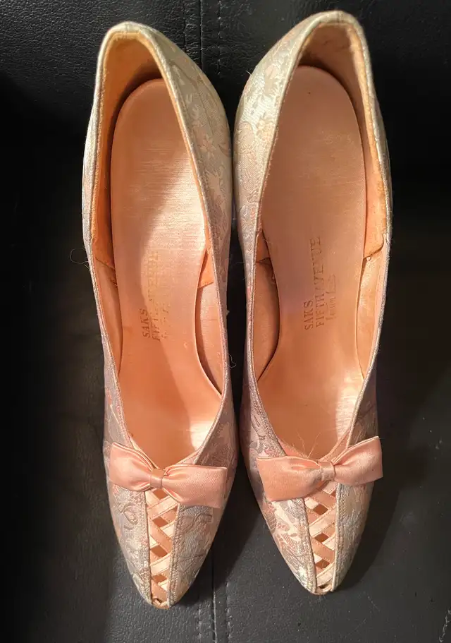 Vintage 1950s Saks Fifth Avenue Fenton LastHeels in Women's - Shoes in City of Toronto - Image 2