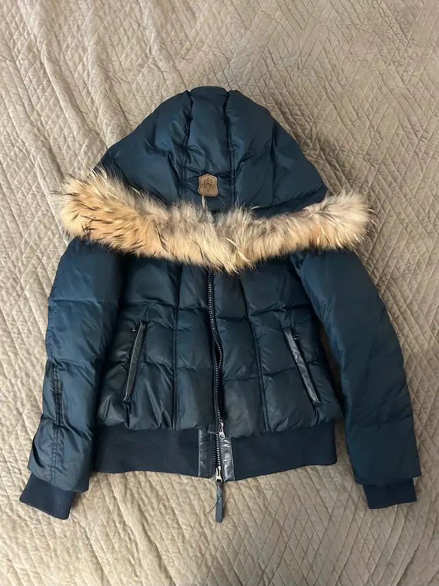 Mackage women’s jacket in Women's - Tops & Outerwear in Gatineau - Image 2