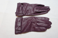 BRAND NEW, Danier, Women’s Leather Gloves in burgundy, Size L