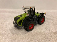 1/64 CLAAS XERION 5000 Farm Toy Tractor