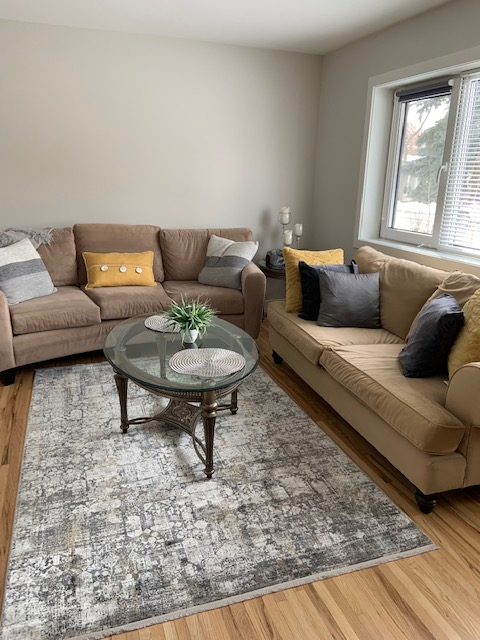 Great central location! Beautiful 3 Beds 1 Bath in Briar Hill! in Long Term Rentals in Calgary - Image 3