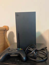 Xbox series X 1TB & controller (almost brand new)