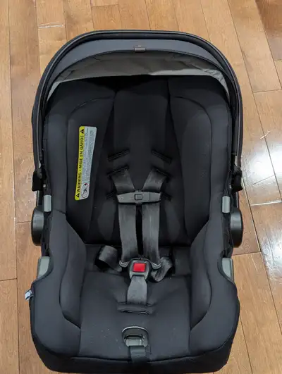 Baby bucket car seat (with base) / siège-auto (avec base), View more