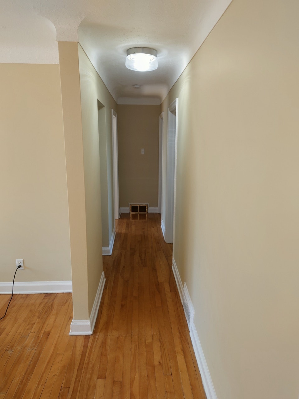 Bright & Cozy 3 BED/1 BATH Apartment 3