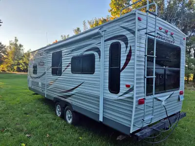 Condition Used - like new Very clean and well-maintained 2014 Jayco Jay Flight 26RLS with desirable...