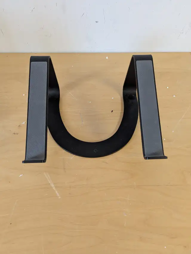 Used Matte Black Curve Stand for MacBook and Laptops - No Box in Laptop Accessories in Mississauga / Peel Region - Image 5
