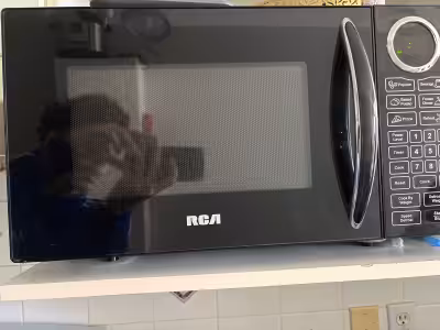 I'm selling a used RCA microwave, perfect for quick meals and reheating. It's in good working condit...