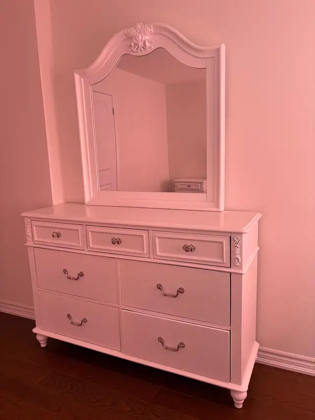 Twin princess white bed Dresser Nightstand in Beds & Mattresses in Oshawa / Durham Region - Image 9