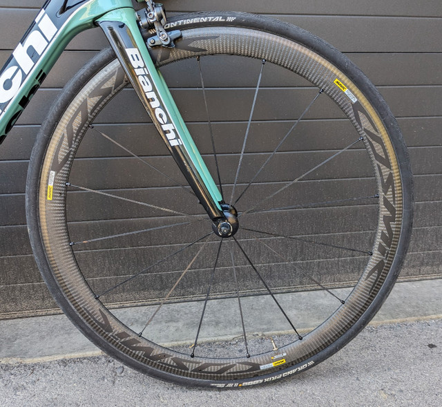 Bianchi Road Bike in Road in Banff / Canmore - Image 4