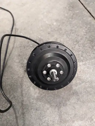 Hub motor for ebike front wheel, 36 spokes and compatible with disk brake. 36v 250w 8 wires in total...
