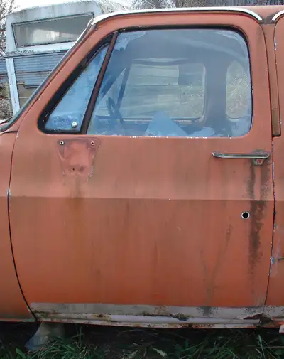 1981 - 1991 GM Truck Doors (Two choices) Orange doors: These truck doors have the regular size holes...