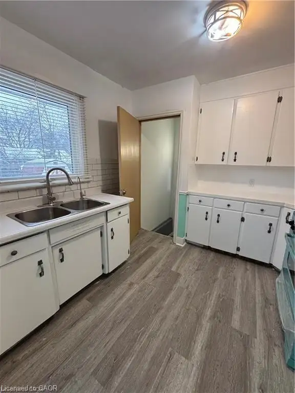 Spacious 3 bedroom $2150 per month in Long Term Rentals in St. Catharines - Image 7