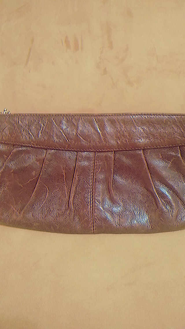 ALDO Hand Bag Leather Clutch in Women's - Bags & Wallets in Ottawa - Image 2