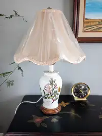 Beautiful Vintage Portmeirion Botanic Garden Table Lamp