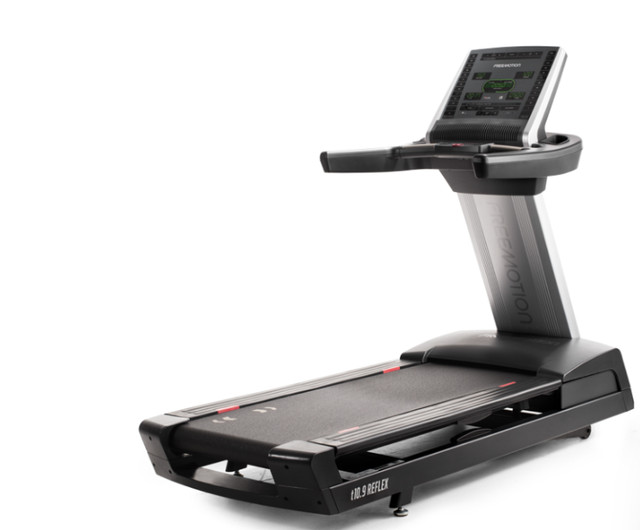 Commercial Treadmill (reconditioned by Pro) in Exercise Equipment in Ottawa