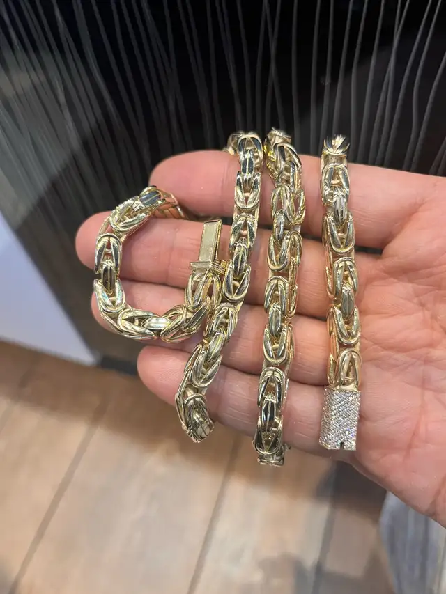 Byzantine chain 10k solid with diamond lock 62863735361921121