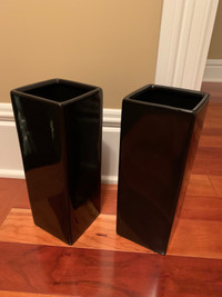 2 Ceramic Vases