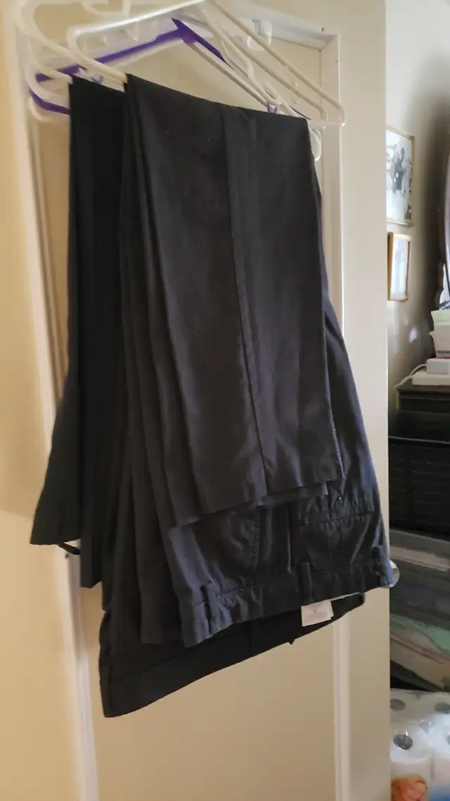 Mens pants 36 waist in Men's in Kingston - Image 6
