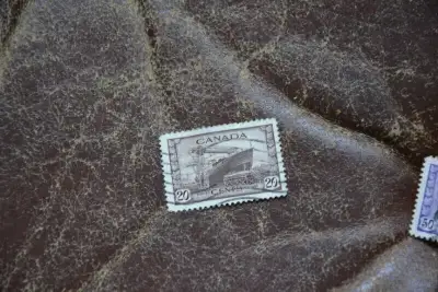 Stamps: Canada 1942 Corvette. Scott 260. [9821]