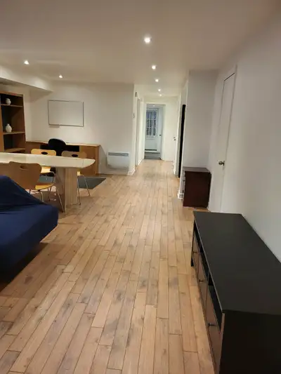 Grand 3 1/2 Logement à louer à Ahuntsic- Montréal (Meublées et Tout Inclus) 1 Chambre à coucher + De...