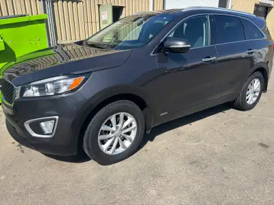 Selling my Active status and family friendly car Clean car and economic Heated seats AC Apple CarPla...