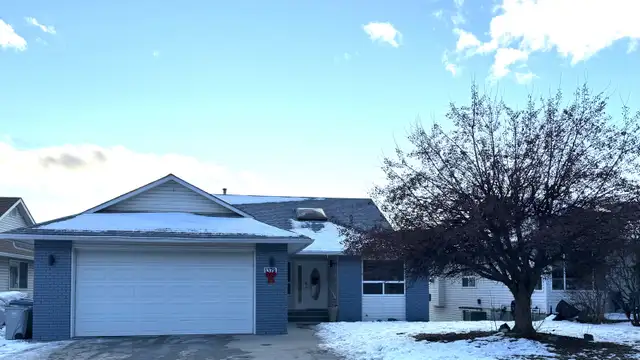 3 bedroom 2 bathroom house for rent in Long Term Rentals in Kamloops - Image 2