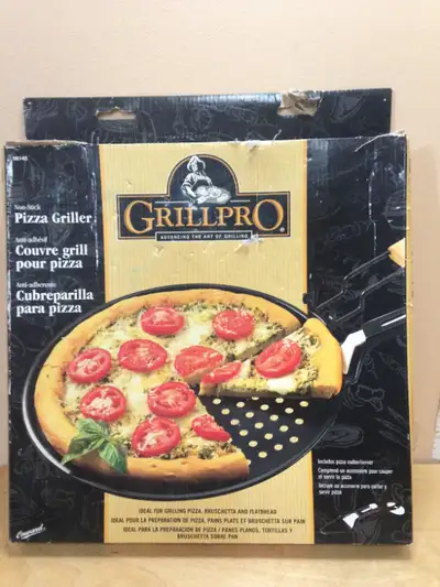 Grill Pro Pizza Brushetta Flatbread Griller with cutter and server tool NEW in box. 12" diameter spa...